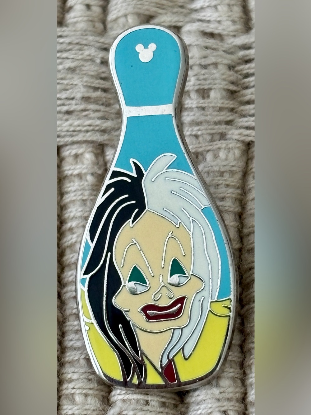 DISNEY 2008 Disneyland 101 Dalmatians Cruella de Vil Villains Bowling Pin